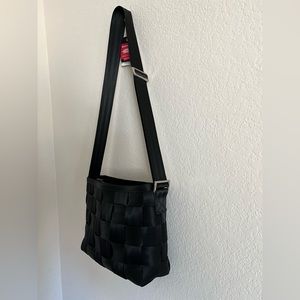 Harvey’s Original Seatbelt Bag Crossbody Messenger Black